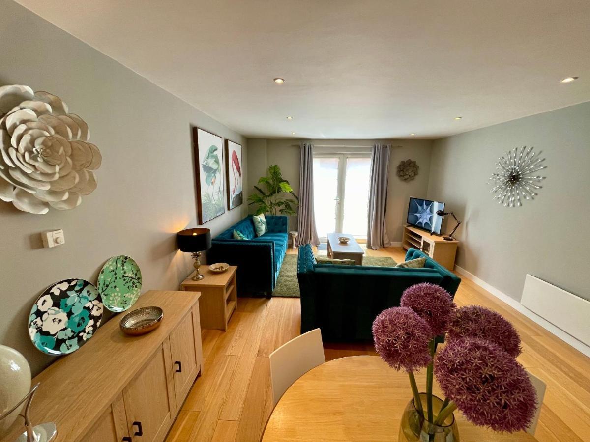 Stunning 2-Bed Town Centre Apartment - Hosted By Hutch Lifestyle Leamington Spa Exteriör bild