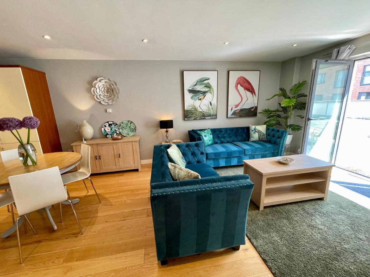 Stunning 2-Bed Town Centre Apartment - Hosted By Hutch Lifestyle Leamington Spa Exteriör bild