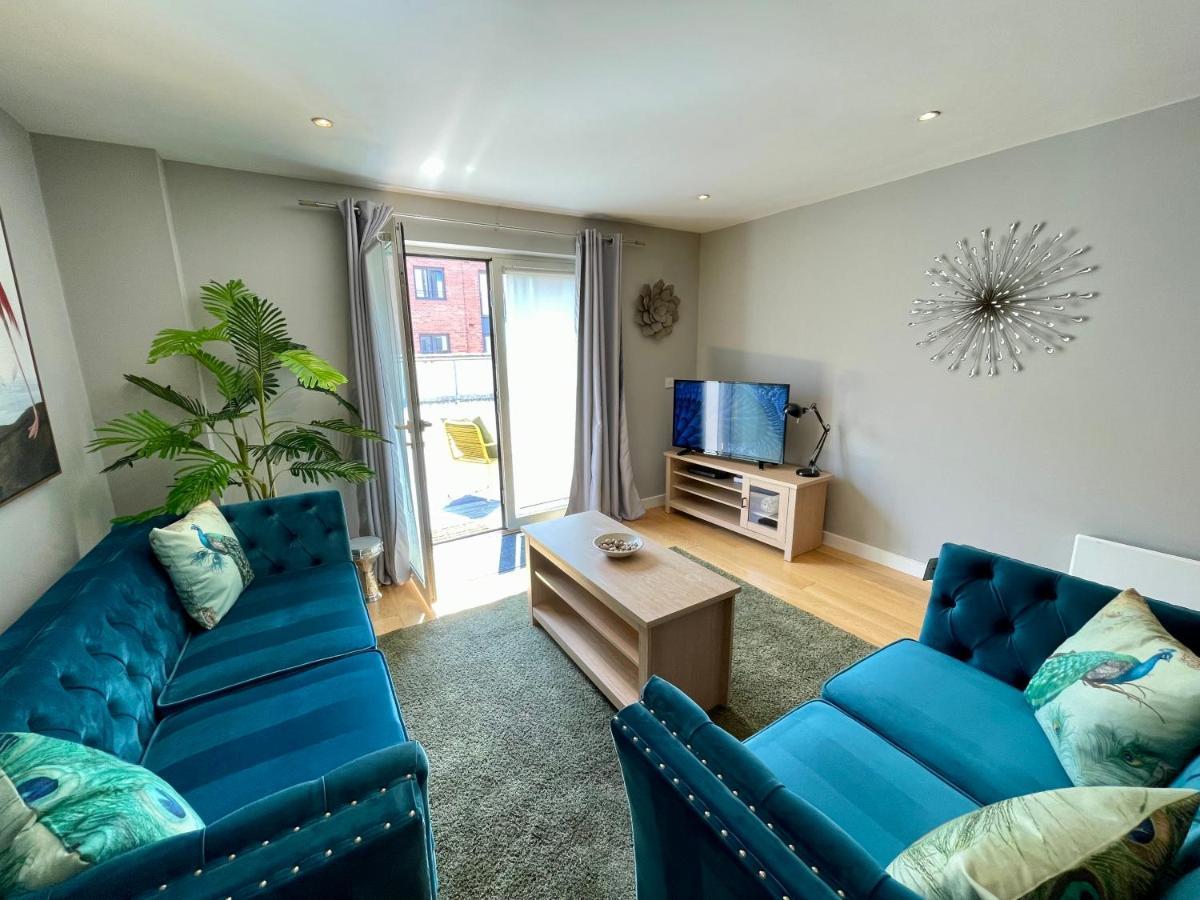 Stunning 2-Bed Town Centre Apartment - Hosted By Hutch Lifestyle Leamington Spa Exteriör bild
