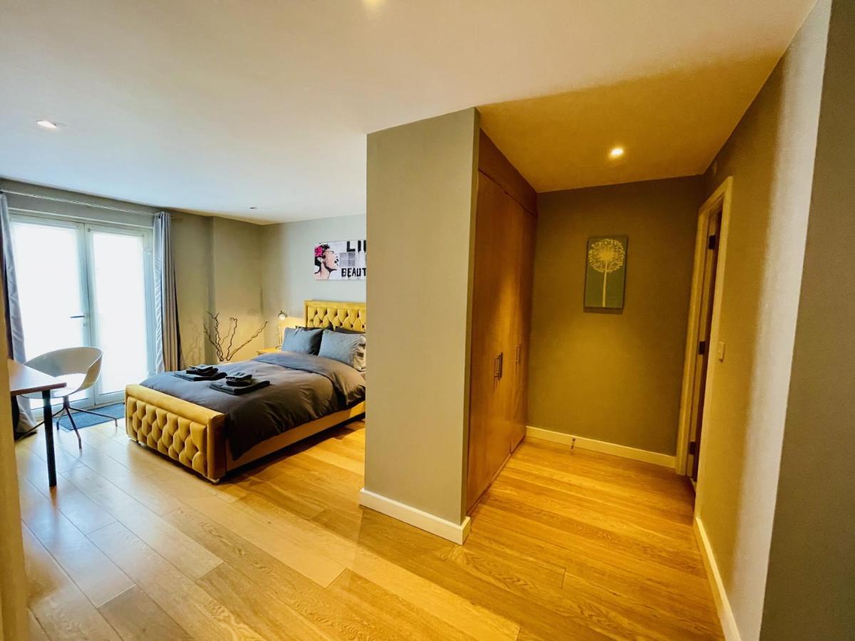 Stunning 2-Bed Town Centre Apartment - Hosted By Hutch Lifestyle Leamington Spa Exteriör bild