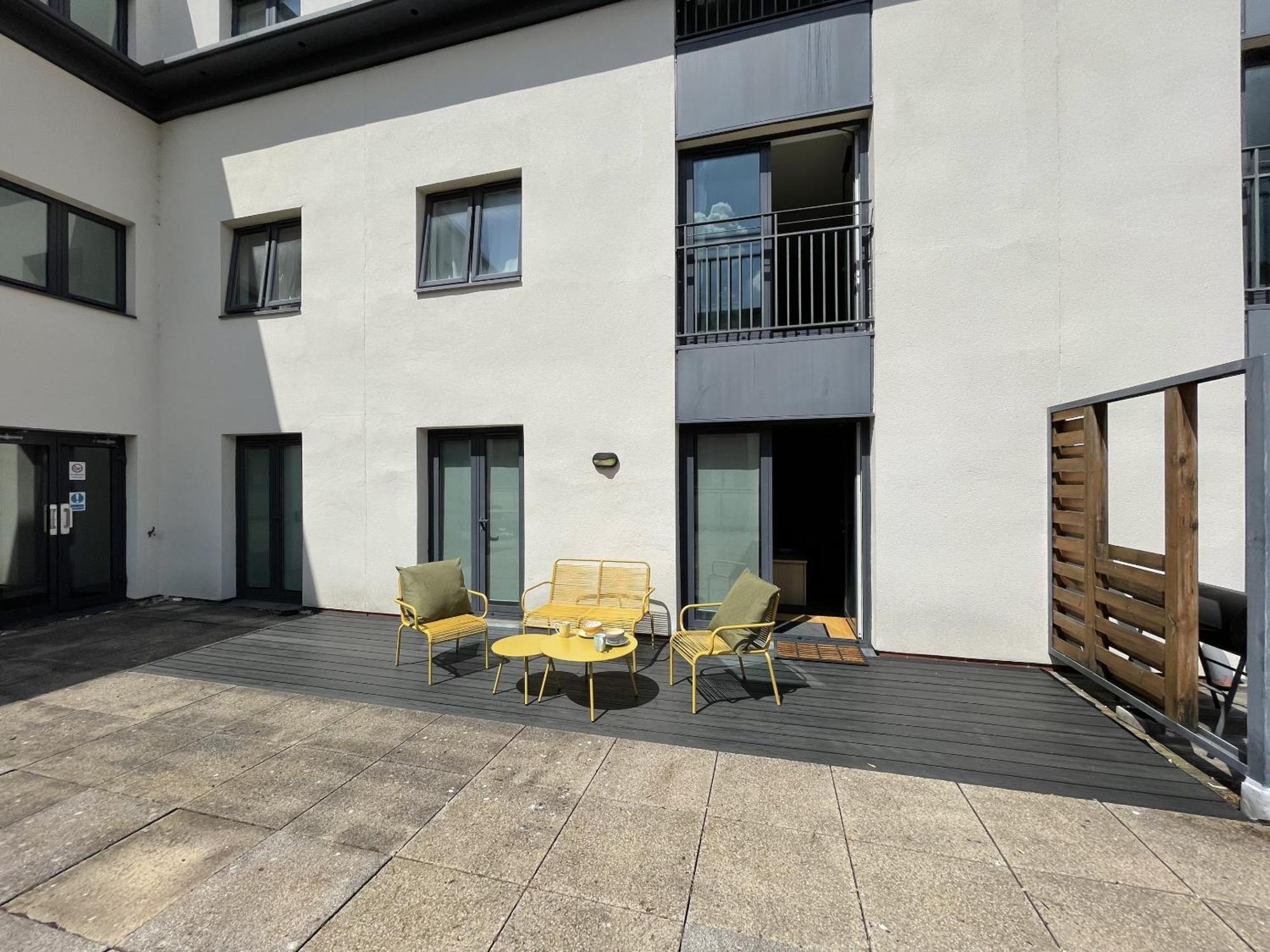 Stunning 2-Bed Town Centre Apartment - Hosted By Hutch Lifestyle Leamington Spa Exteriör bild