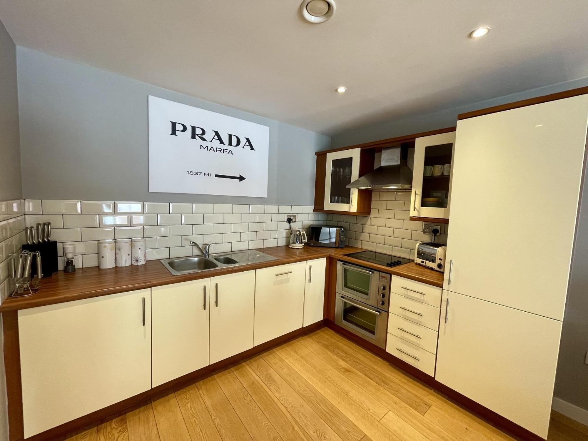Stunning 2-Bed Town Centre Apartment - Hosted By Hutch Lifestyle Leamington Spa Exteriör bild